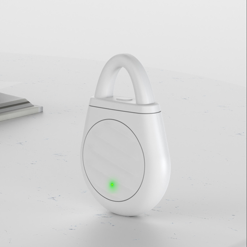 🐦No more trouble from birds, beasts and locusts！Portable Ultrasonic Bird Repellent Keychain (offer)