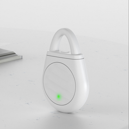 🐦No more trouble from birds, beasts and locusts！Portable Ultrasonic Bird Repellent Keychain (offer)